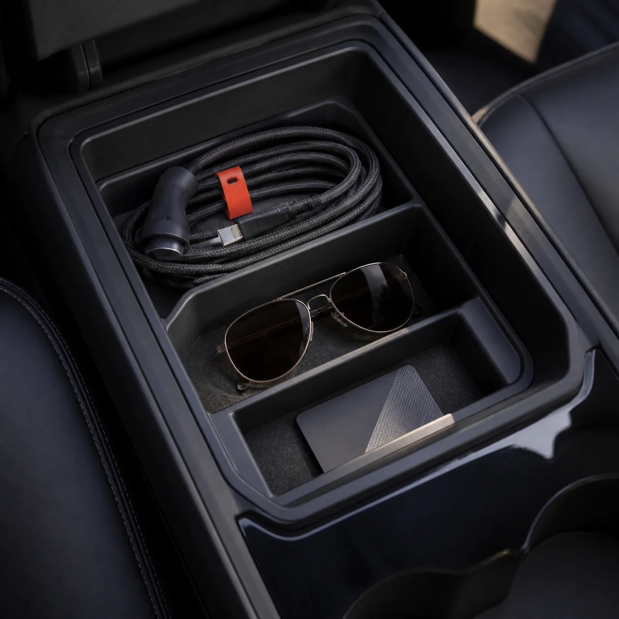 Organize piece in the trunk or console